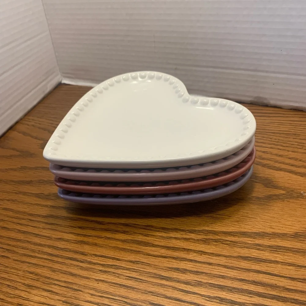 Charming 4 Heart-Shaped Ceramic Plate Set Williams Sonoma Dessert, Snack,